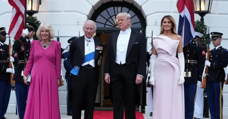 লালগালিচায় আনুষ্ঠানিক অভ্যর্থনায় সস্ত্রীর ট্রাম্প ও কিং চার্লস